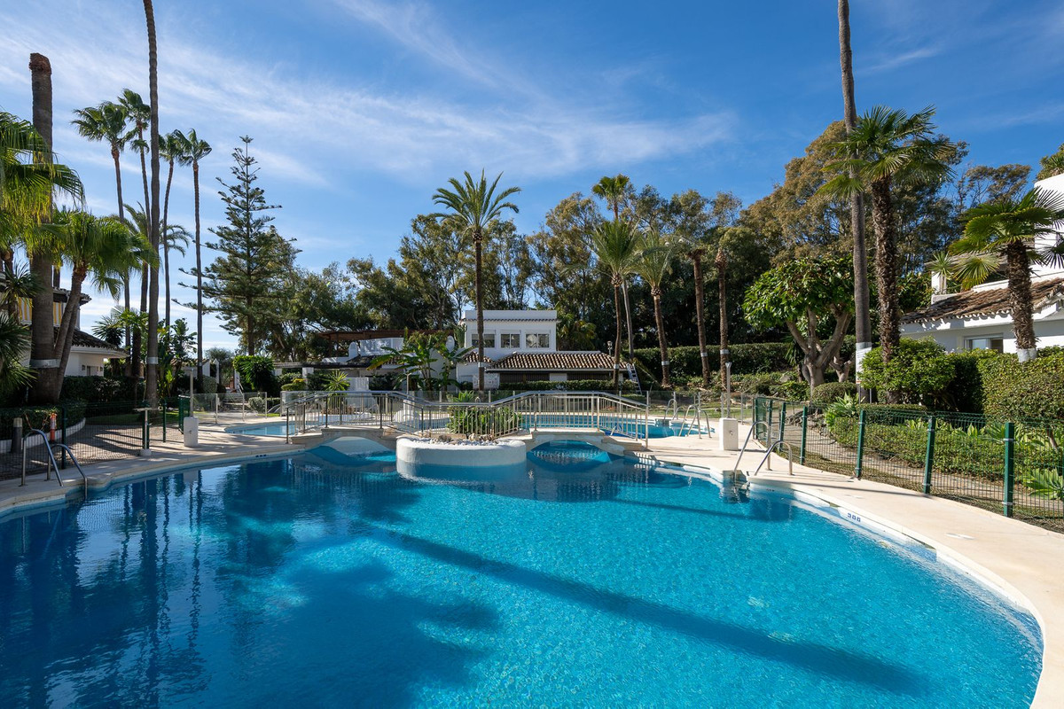 Se vende Apartamento Planta Baja de 4 dormitorios en Costa Del Sol, Málaga, España