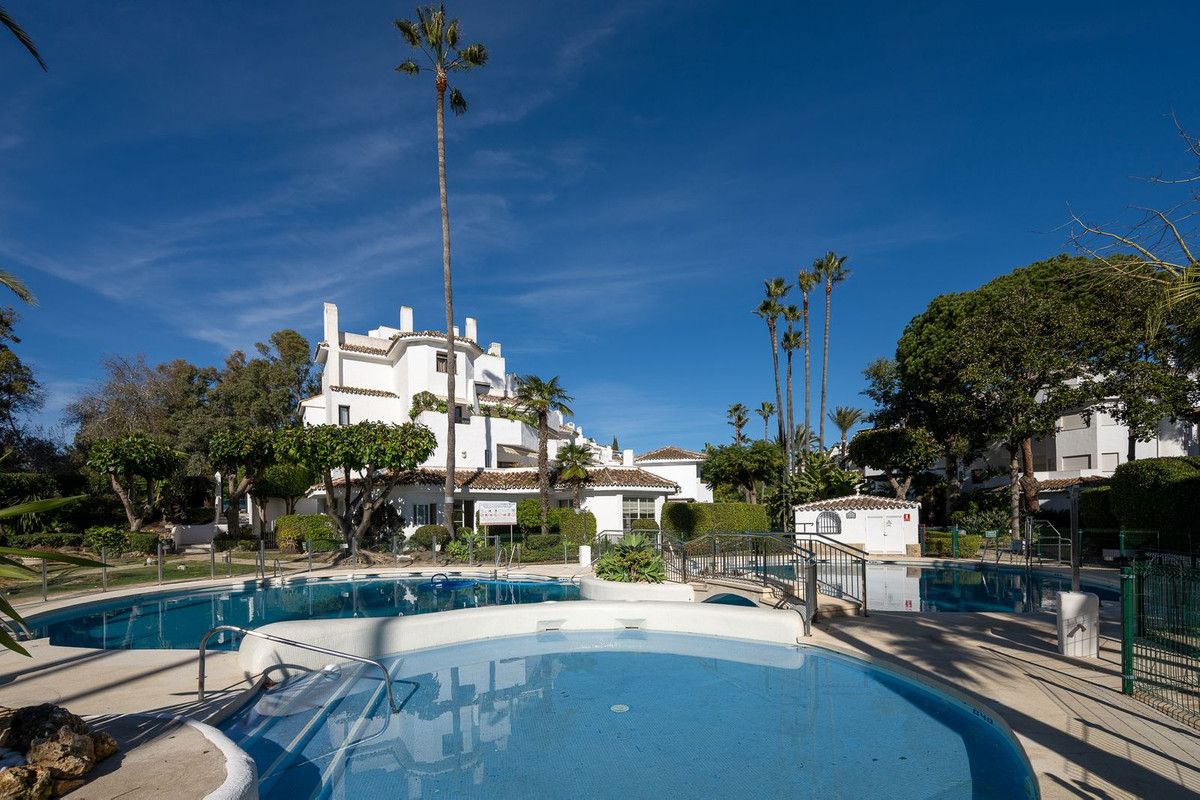 Se vende Apartamento Planta Baja de 4 dormitorios en Costa Del Sol, Málaga, España