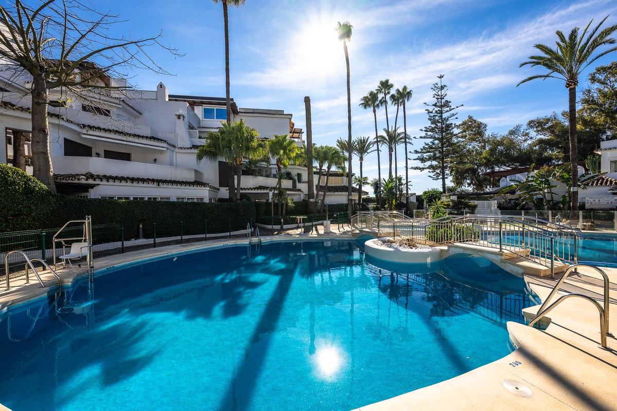 Se vende Apartamento Planta Baja de 4 dormitorios en Costa Del Sol, Málaga, España