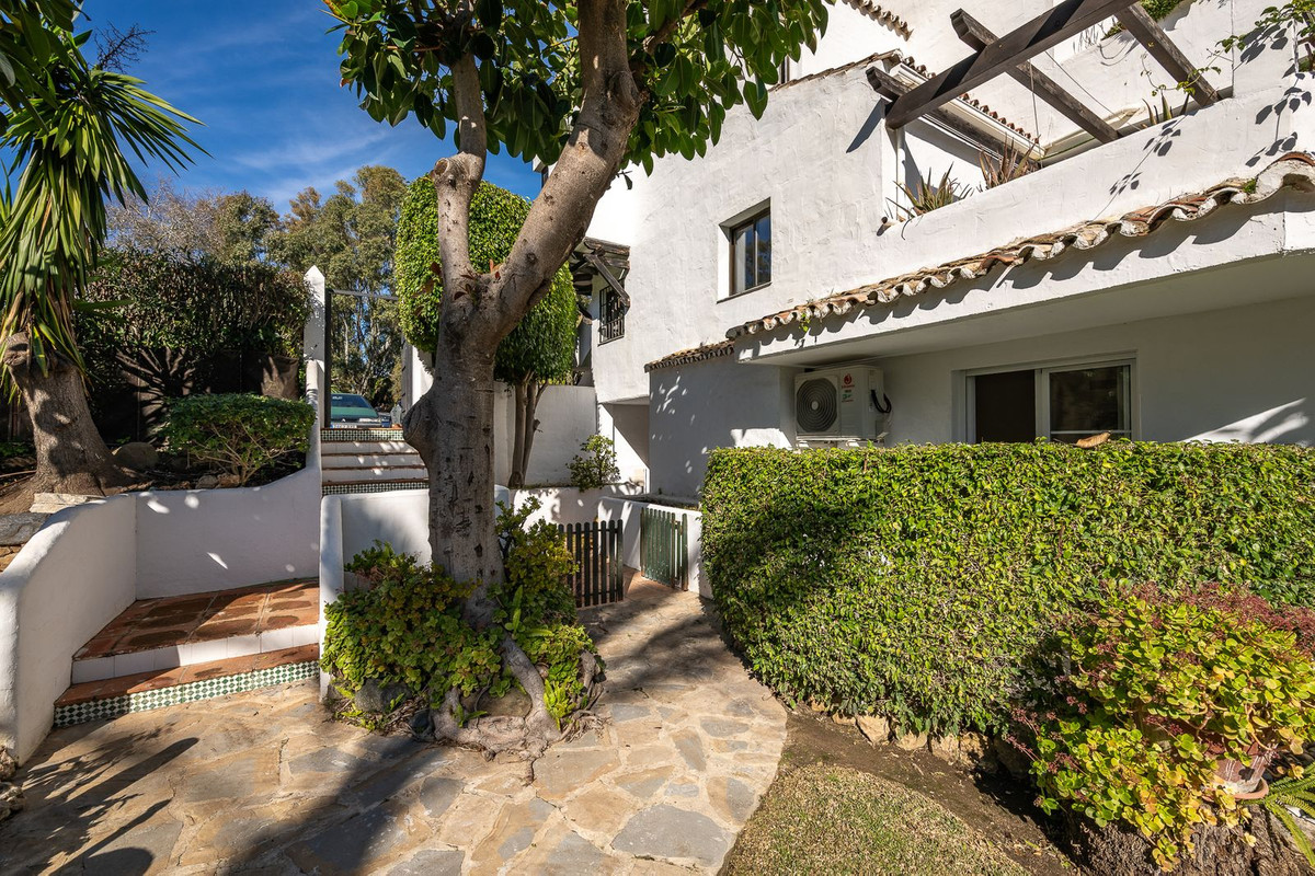 Se vende Apartamento Planta Baja de 4 dormitorios en Costa Del Sol, Málaga, España