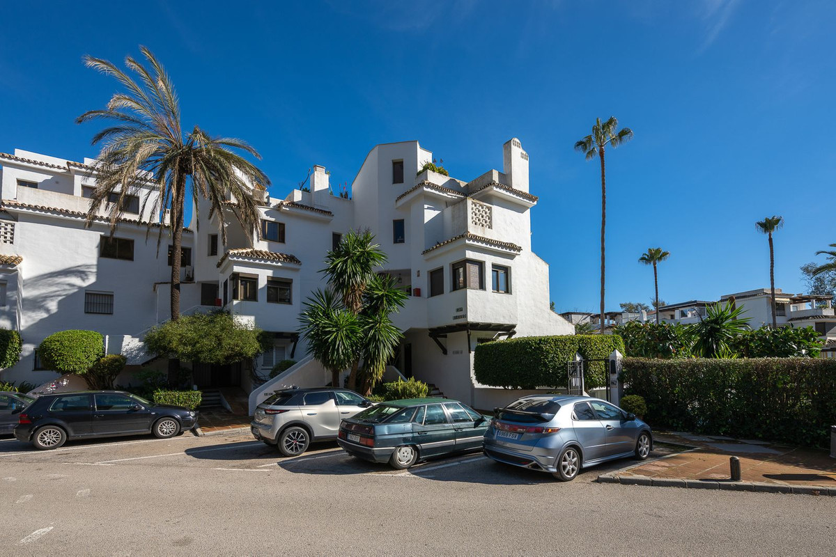 Se vende Apartamento Planta Baja de 4 dormitorios en Costa Del Sol, Málaga, España