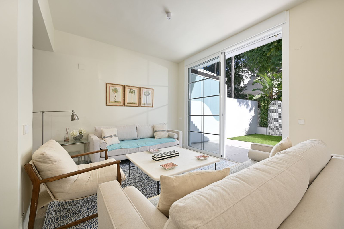 Se vende Apartamento Planta Baja de 4 dormitorios en Costa Del Sol, Málaga, España