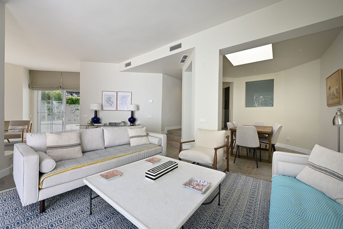 Se vende Apartamento Planta Baja de 4 dormitorios en Costa Del Sol, Málaga, España