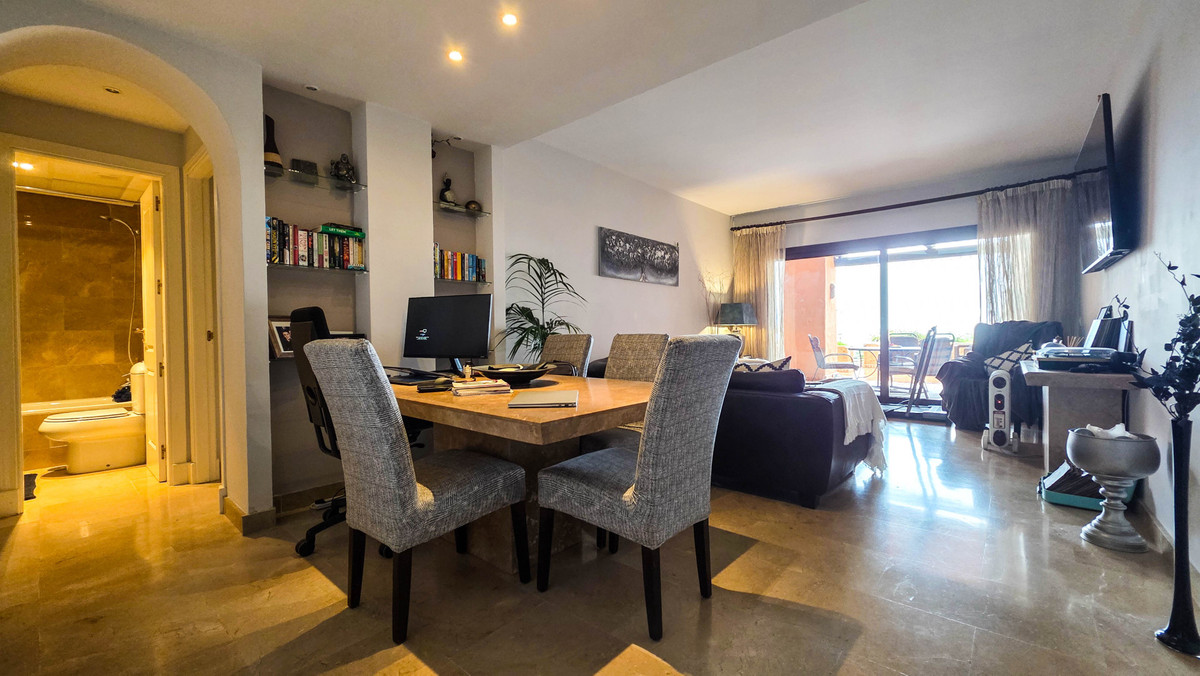 2 Bed Apartment for sale in La Duquesa Costa Del Sol, Málaga, Spain