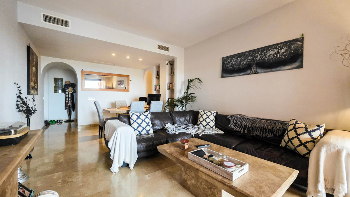 2 Bed Apartment for sale in La Duquesa Costa Del Sol, Málaga, Spain