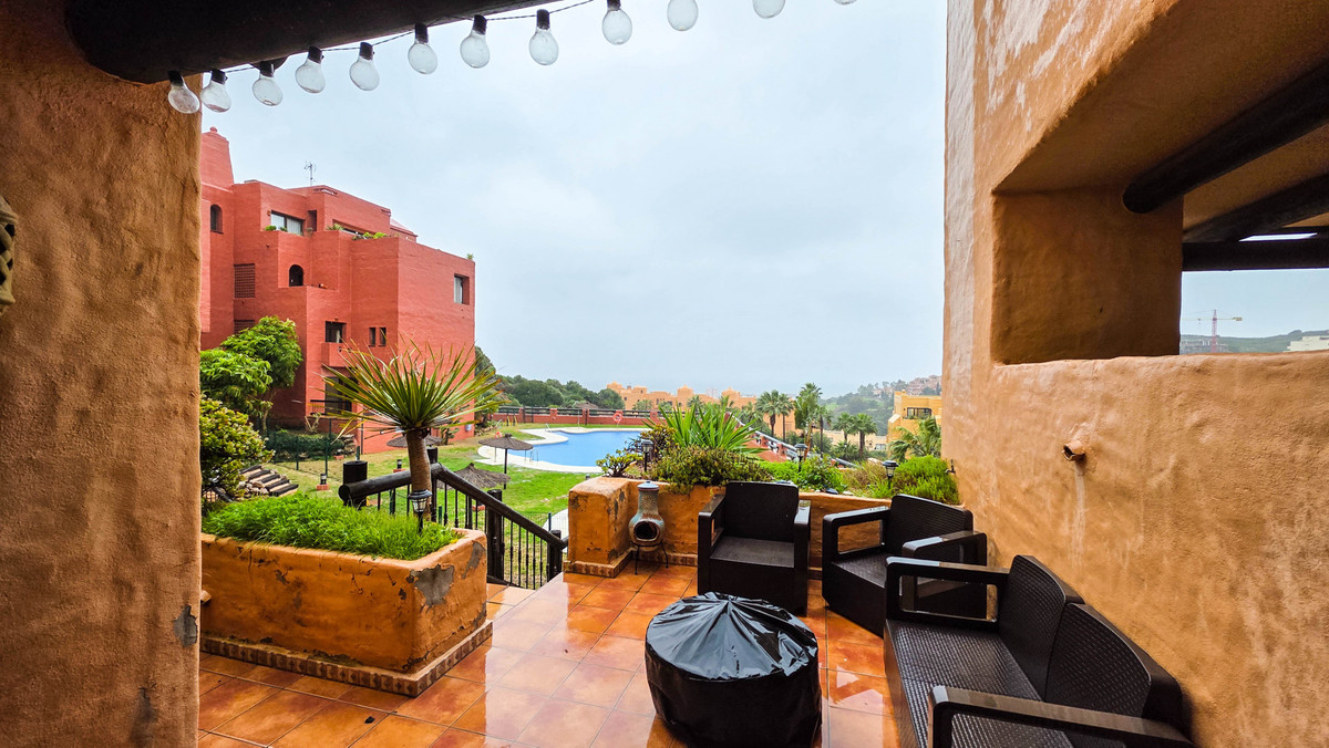 2 Bed Apartment for sale in La Duquesa Costa Del Sol, Málaga, Spain