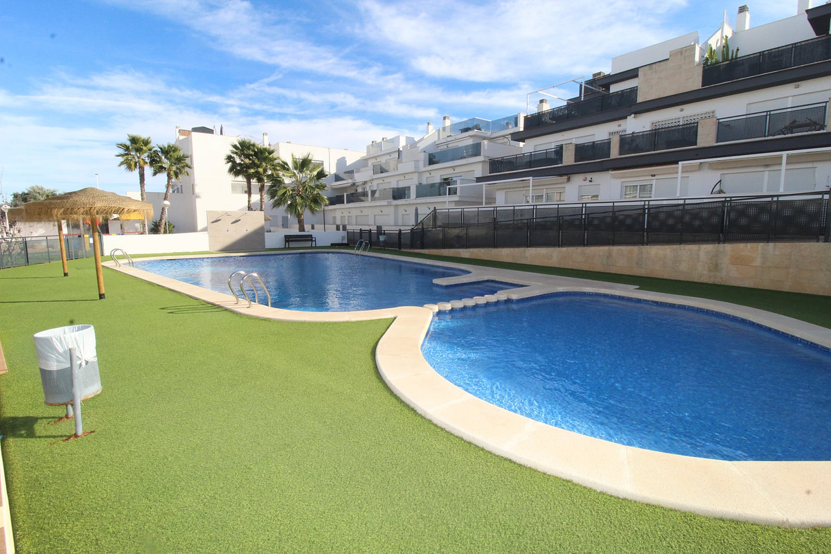 Se vende Apartamento Planta Baja de 3 dormitorios en Costa Blanca, Alicante, España