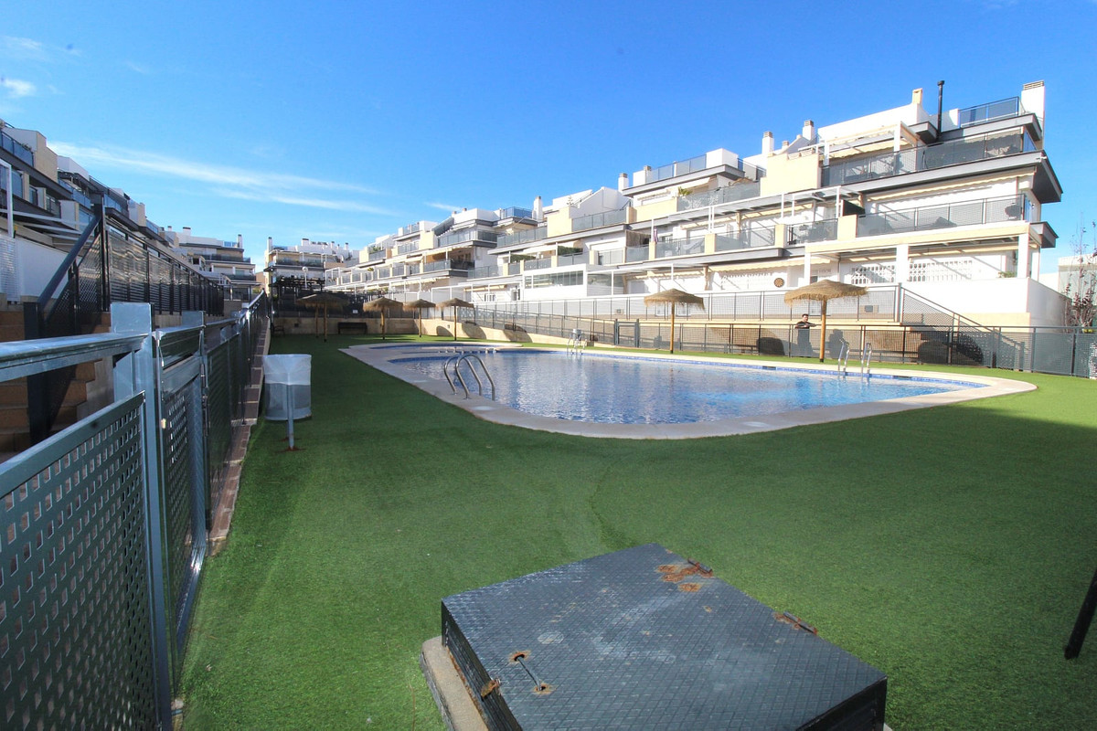 Se vende Apartamento Planta Baja de 3 dormitorios en Costa Blanca, Alicante, España