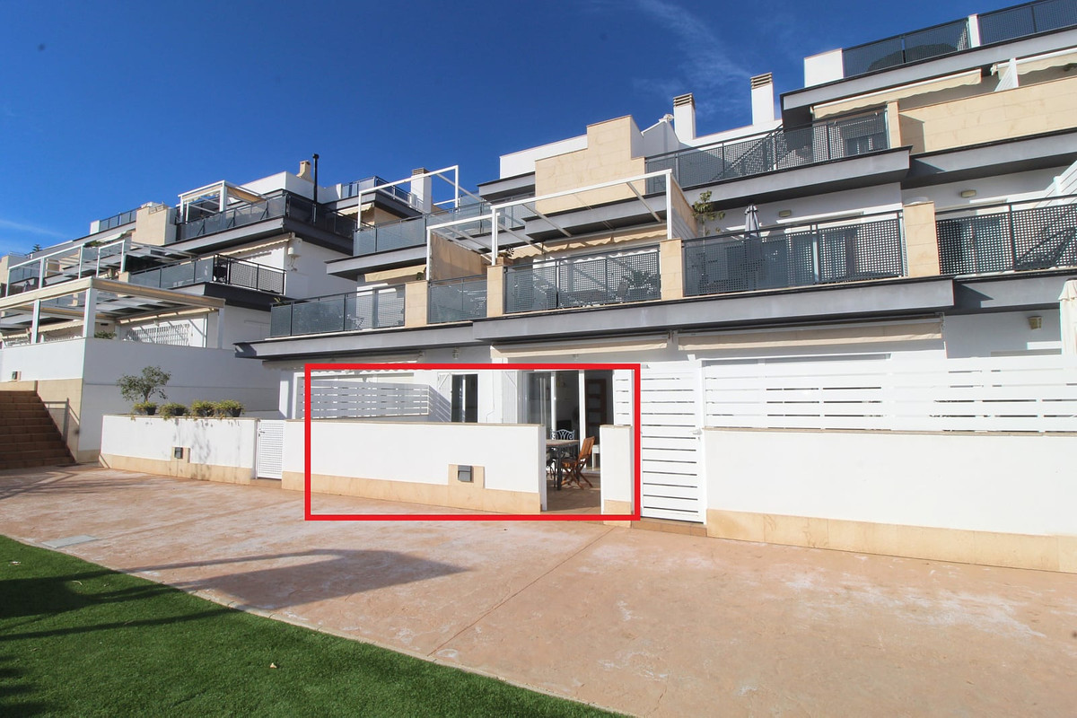Se vende Apartamento Planta Baja de 3 dormitorios en Costa Blanca, Alicante, España