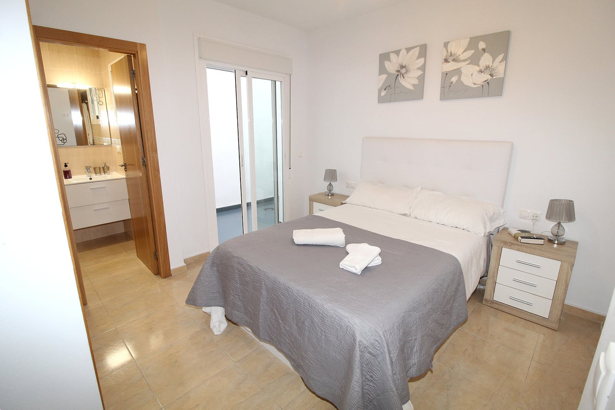 Se vende Apartamento Planta Baja de 3 dormitorios en Costa Blanca, Alicante, España