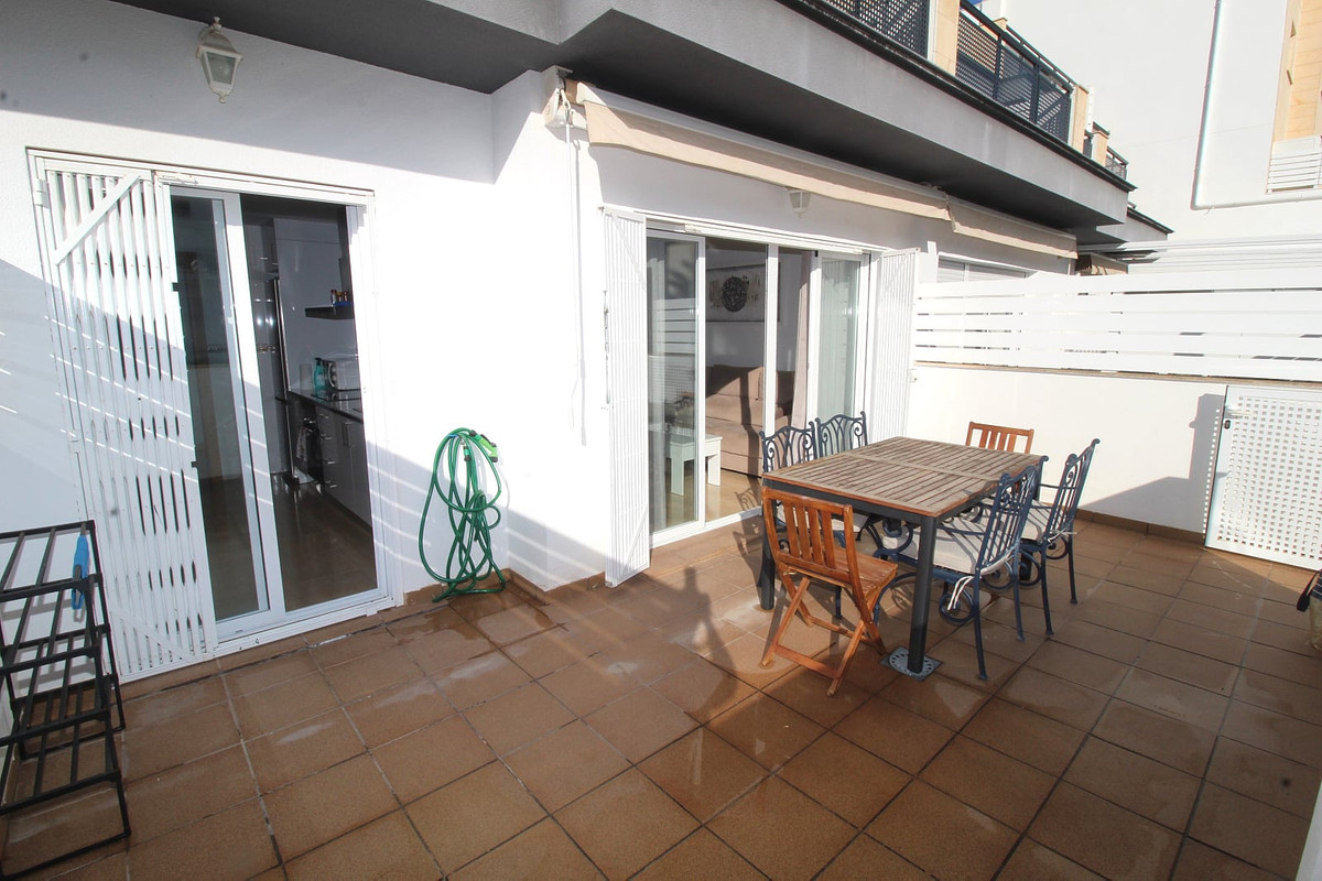 Se vende Apartamento Planta Baja de 3 dormitorios en Costa Blanca, Alicante, España