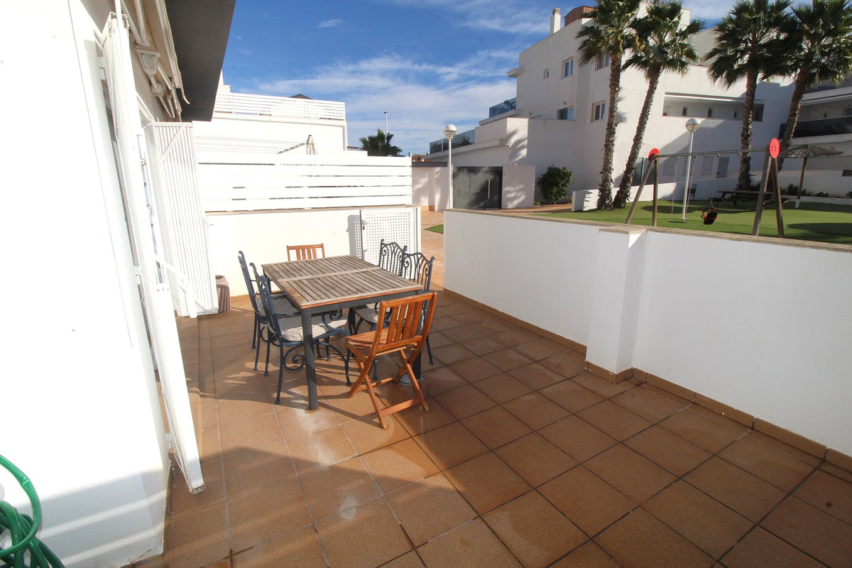 Se vende Apartamento Planta Baja de 3 dormitorios en Costa Blanca, Alicante, España