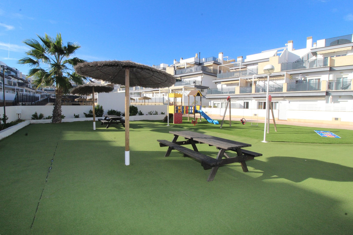 Se vende Apartamento Planta Baja de 3 dormitorios en Costa Blanca, Alicante, España