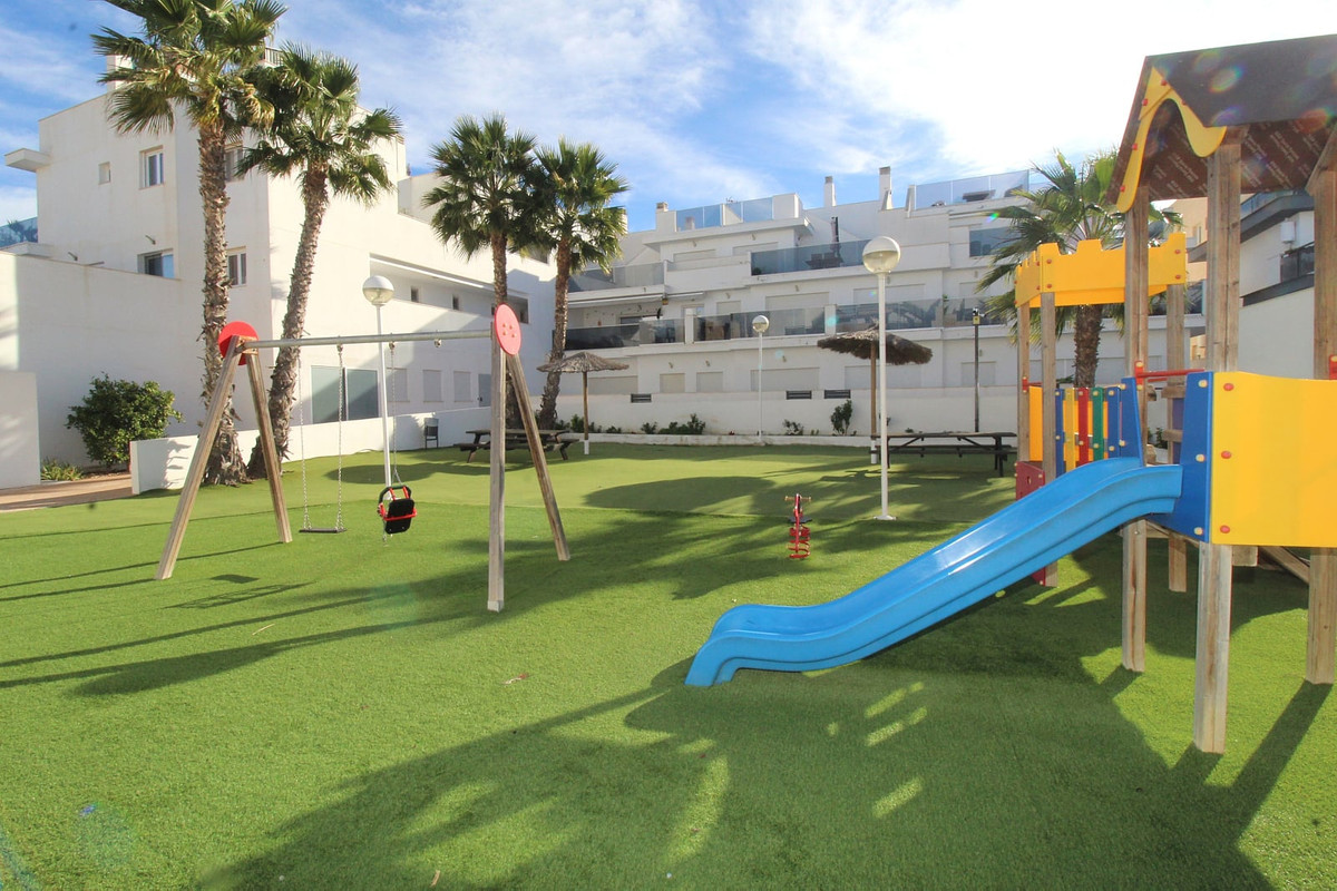 Se vende Apartamento Planta Baja de 3 dormitorios en Costa Blanca, Alicante, España