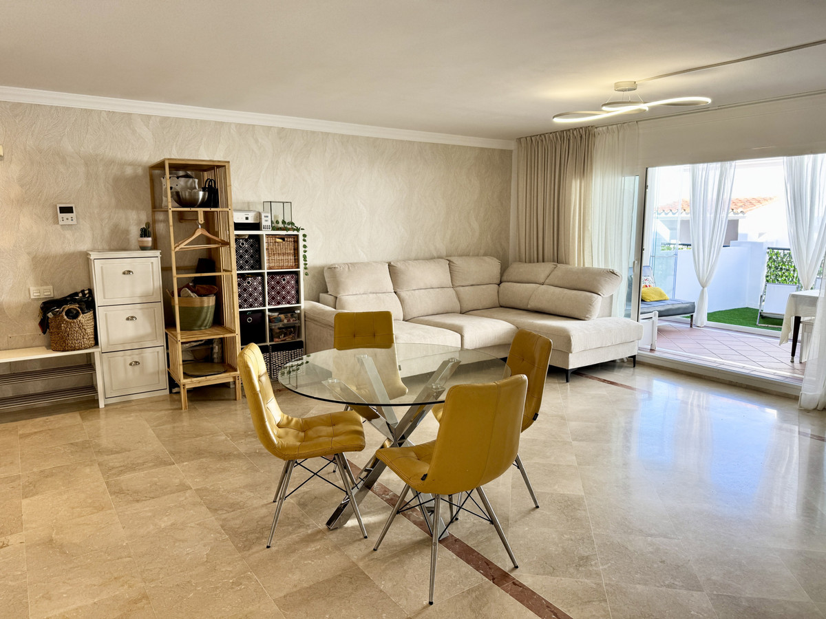 Se vende Apartamento Planta Media de 3 dormitorios en Costa Del Sol, Málaga, España