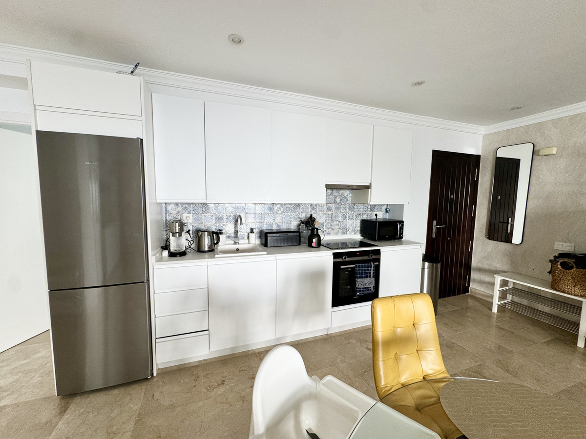 Se vende Apartamento Planta Media de 3 dormitorios en Costa Del Sol, Málaga, España
