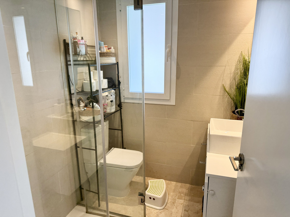 Se vende Apartamento Planta Media de 3 dormitorios en Costa Del Sol, Málaga, España