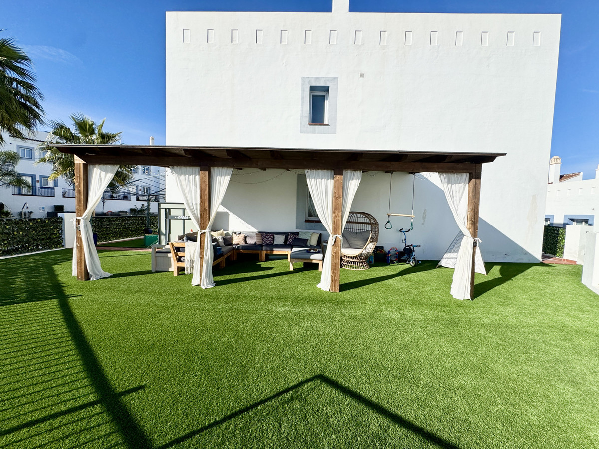 Se vende Apartamento Planta Media de 3 dormitorios en Costa Del Sol, Málaga, España
