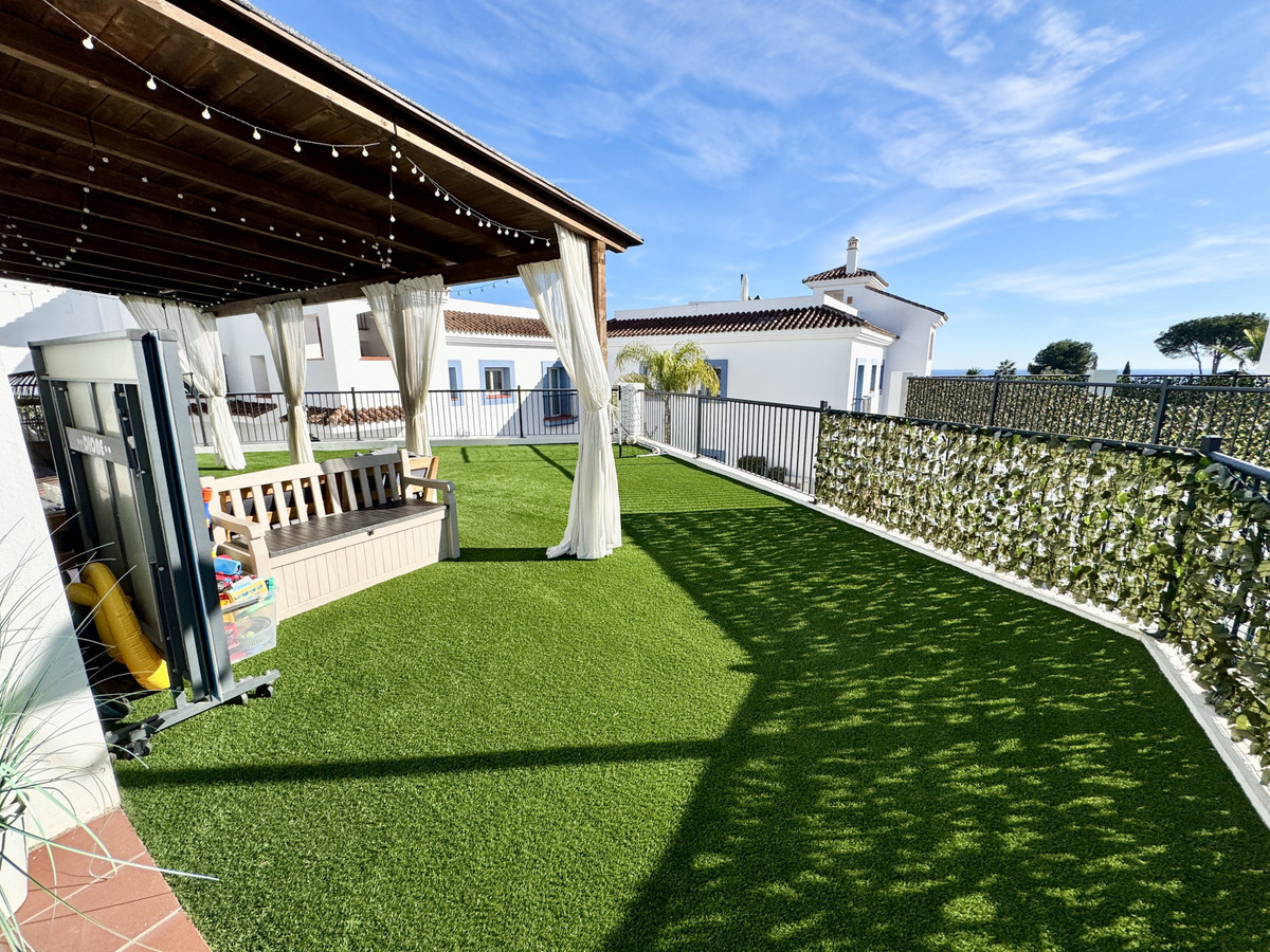 Se vende Apartamento Planta Media de 3 dormitorios en Costa Del Sol, Málaga, España