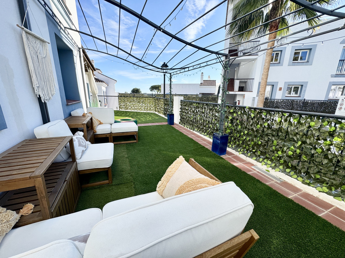 Se vende Apartamento Planta Media de 3 dormitorios en Costa Del Sol, Málaga, España