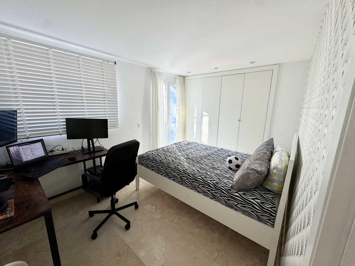 Se vende Apartamento Planta Media de 3 dormitorios en Costa Del Sol, Málaga, España
