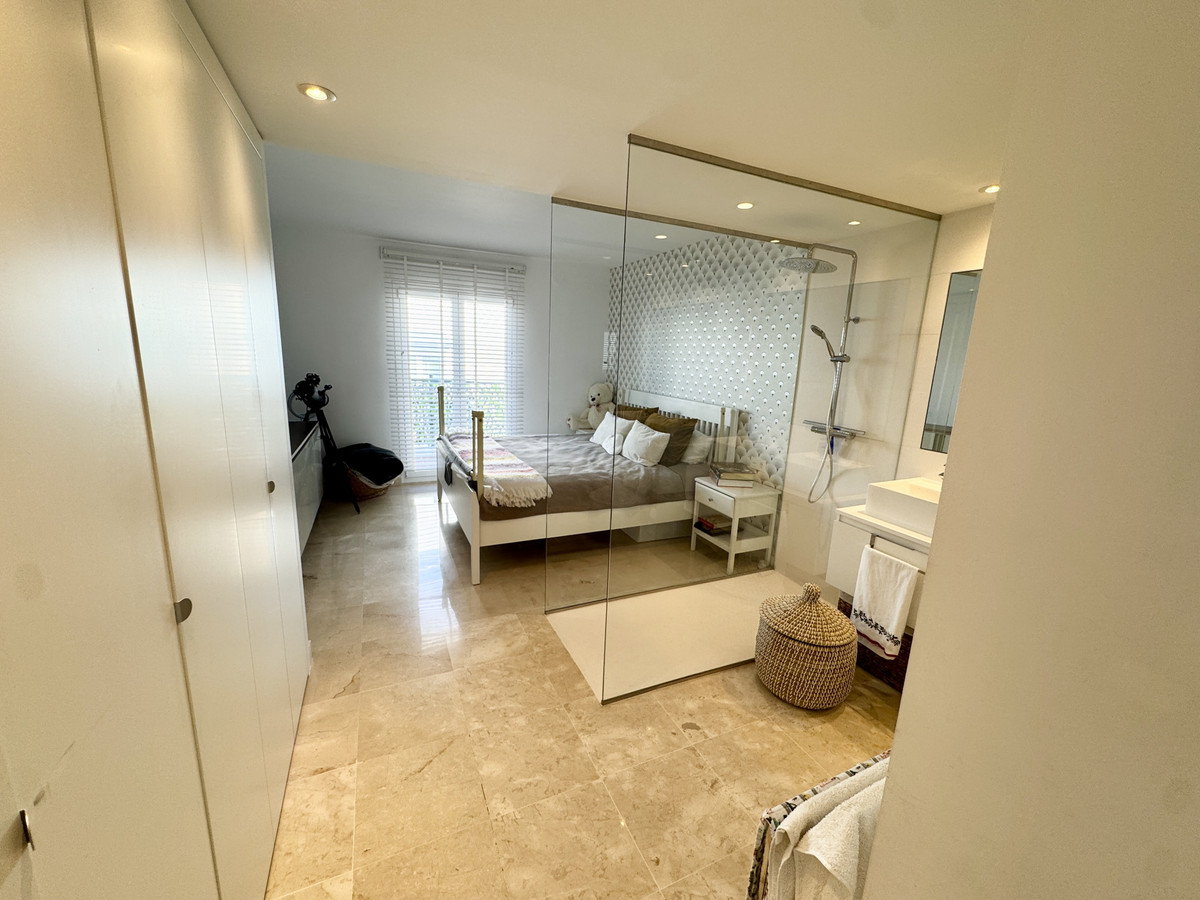 Se vende Apartamento Planta Media de 3 dormitorios en Costa Del Sol, Málaga, España