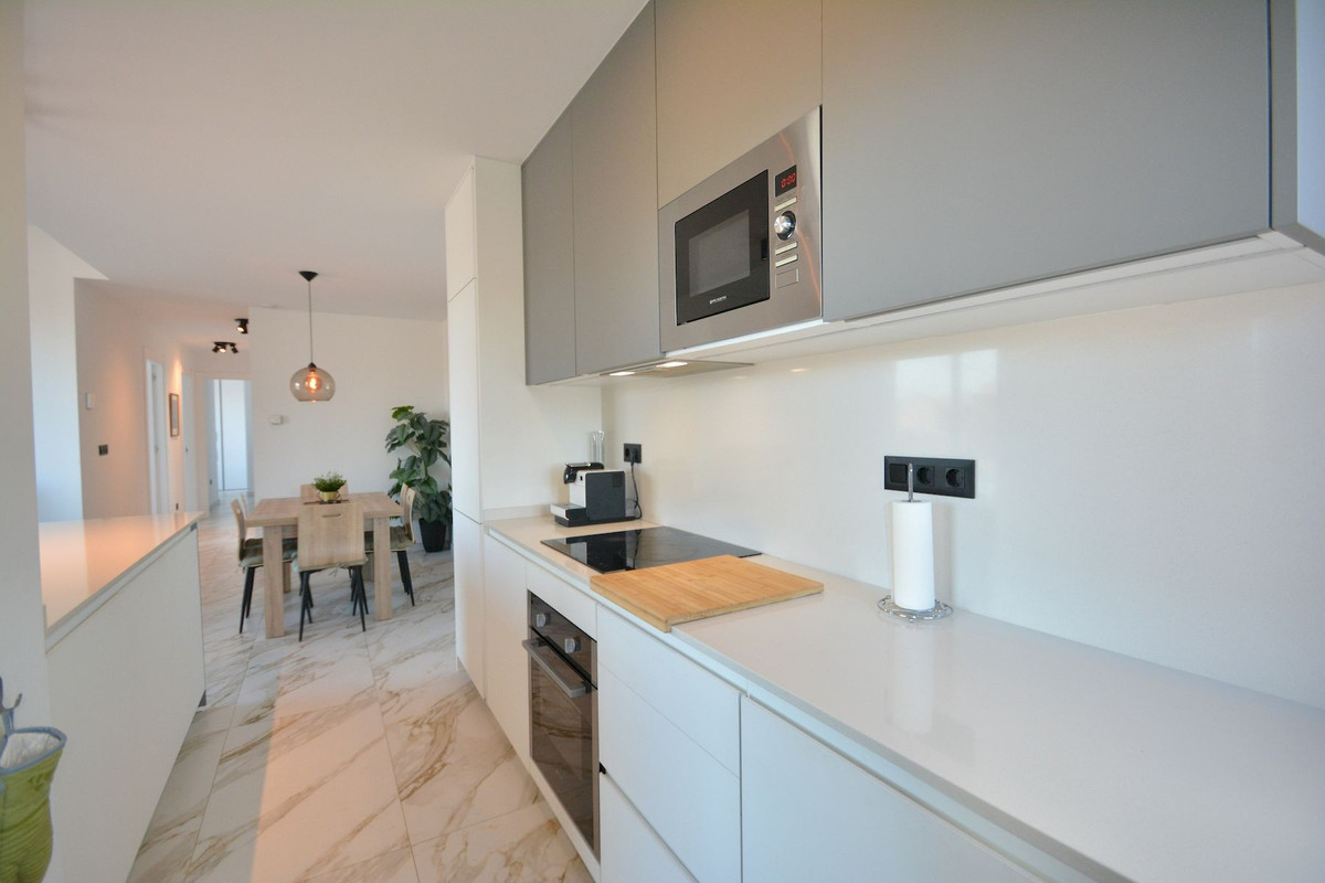 3 Bed Apartment for sale in Guardamar Del Segura Costa Blanca, Alicante, Spain