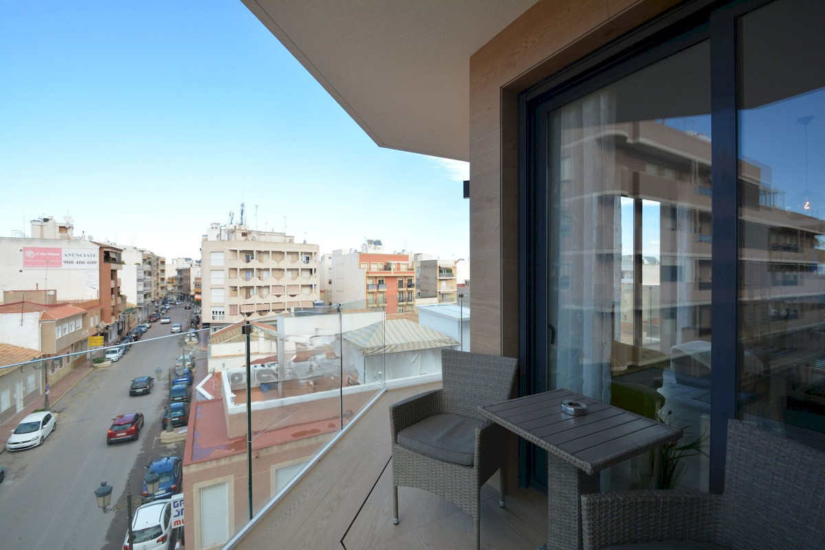 3 Bed Apartment for sale in Guardamar Del Segura Costa Blanca, Alicante, Spain