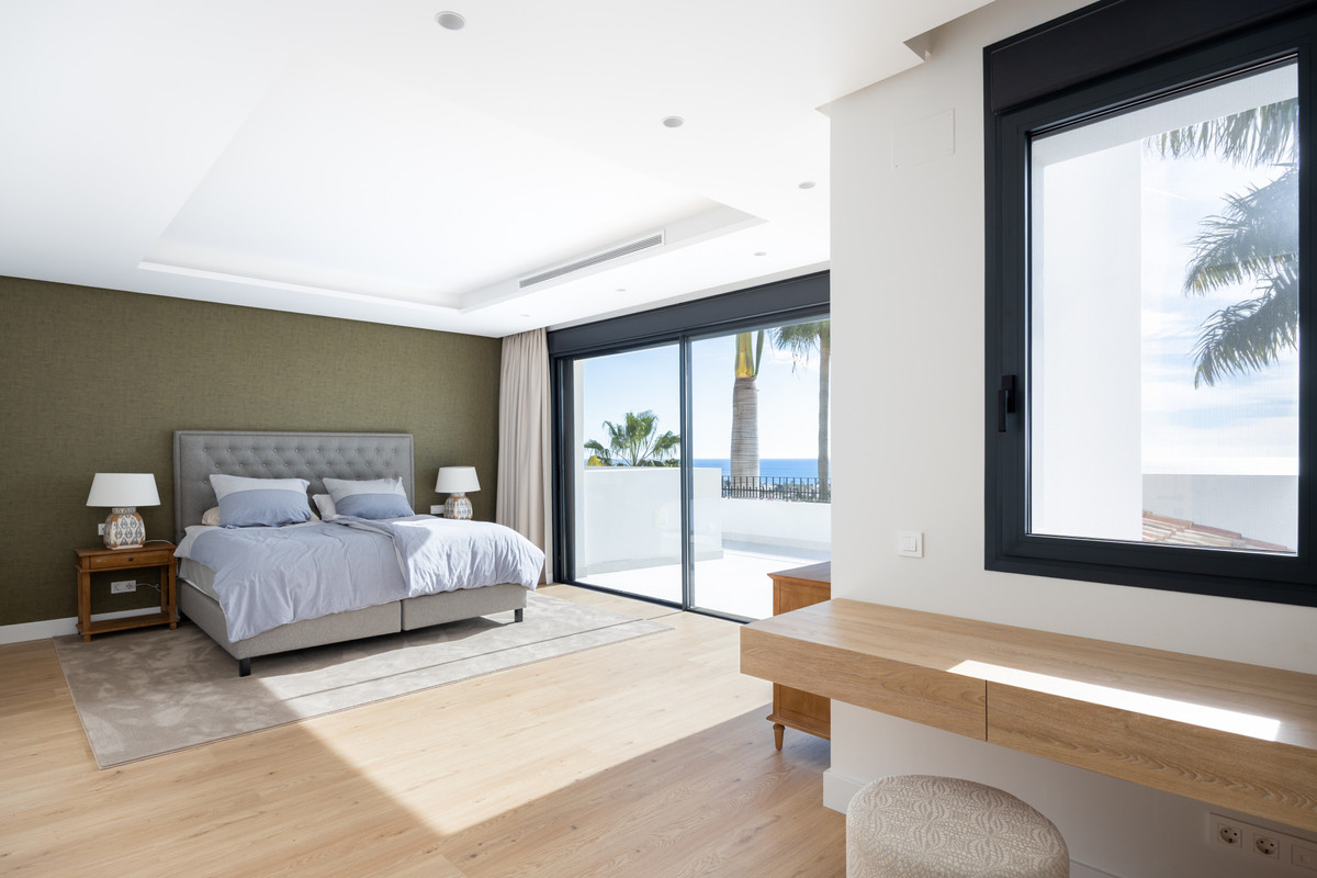 Se vende Villa - Chalet de 4 dormitorios en Costa Del Sol, Málaga, España