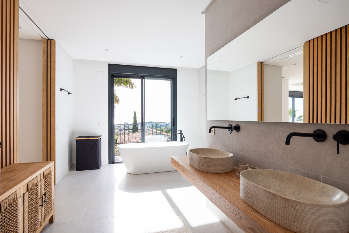 Se vende Villa - Chalet de 4 dormitorios en Costa Del Sol, Málaga, España