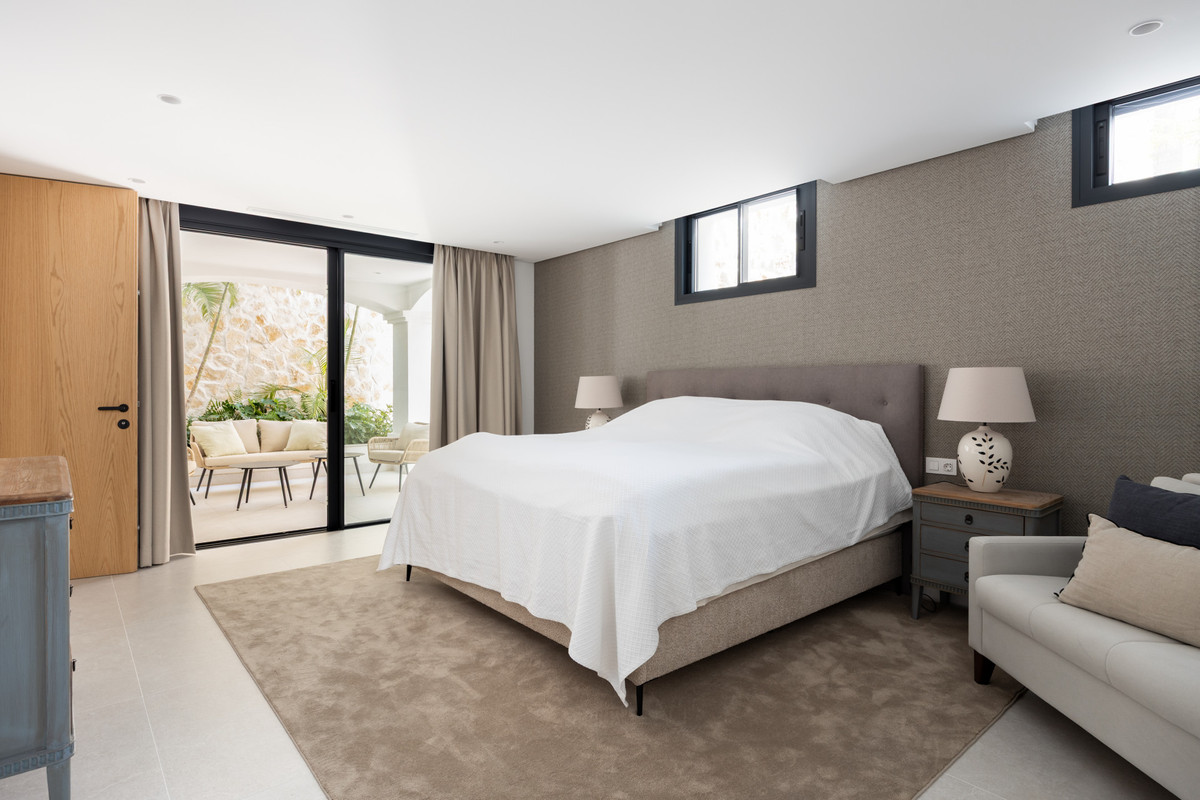 Se vende Villa - Chalet de 4 dormitorios en Costa Del Sol, Málaga, España