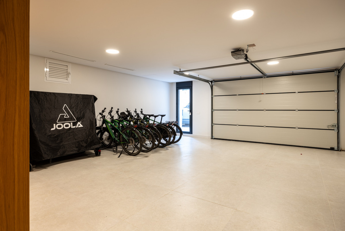 Se vende Villa - Chalet de 4 dormitorios en Costa Del Sol, Málaga, España