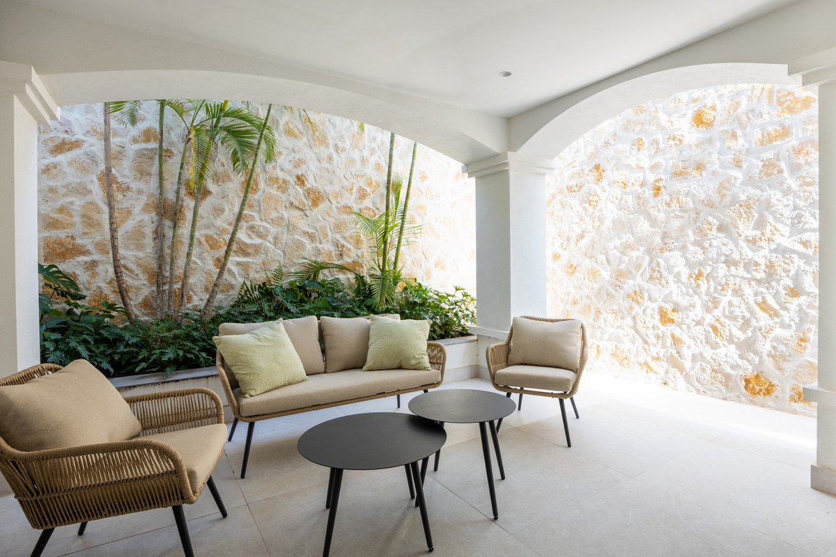 Se vende Villa - Chalet de 4 dormitorios en Costa Del Sol, Málaga, España