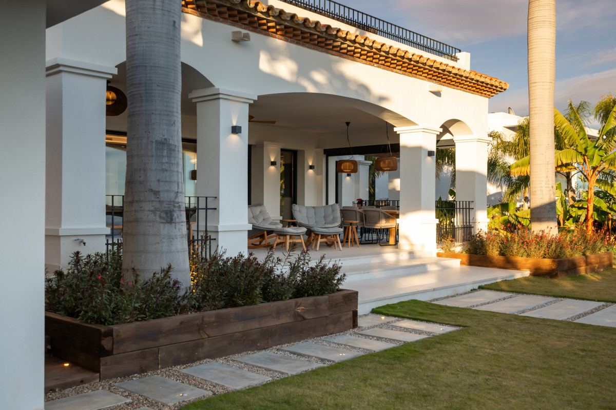 Se vende Villa - Chalet de 4 dormitorios en Costa Del Sol, Málaga, España