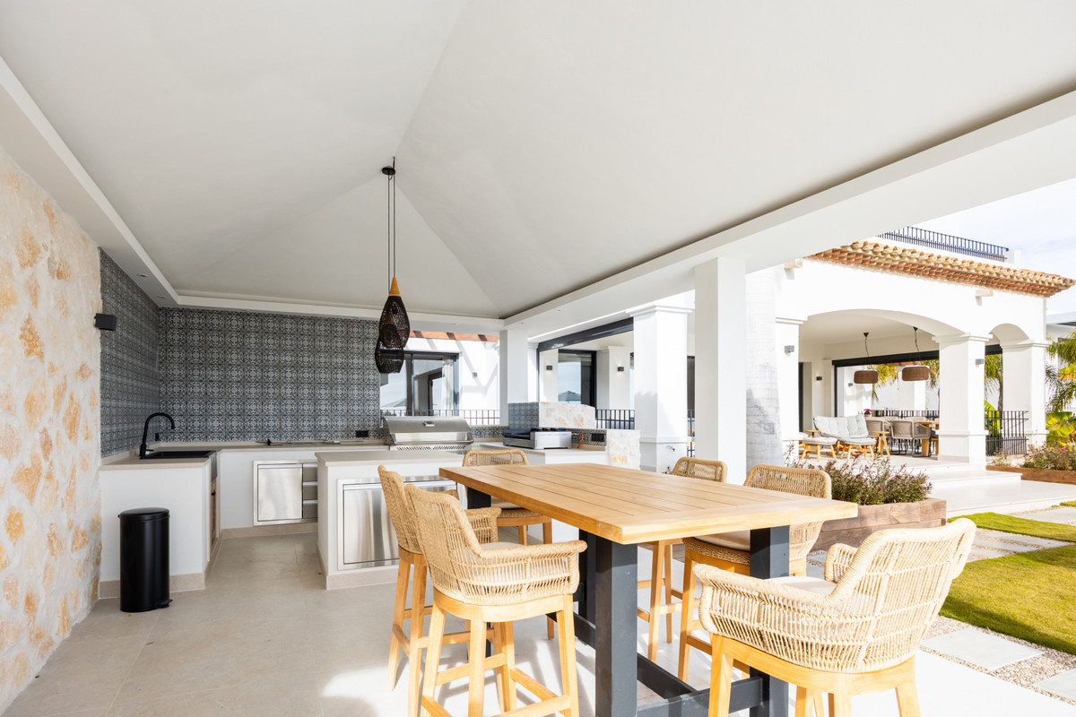 Se vende Villa - Chalet de 4 dormitorios en Costa Del Sol, Málaga, España