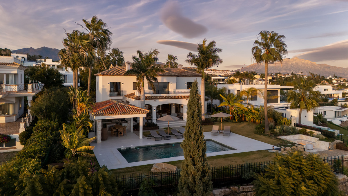 Se vende Villa - Chalet de 4 dormitorios en Costa Del Sol, Málaga, España