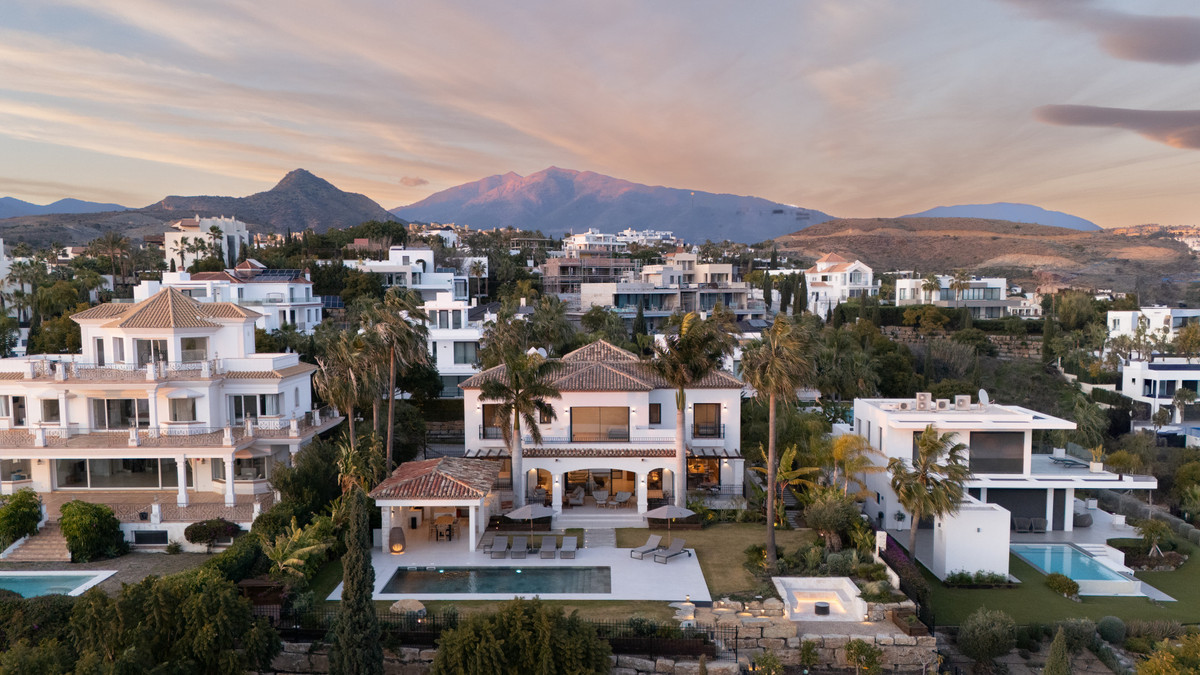 Se vende Villa - Chalet de 4 dormitorios en Costa Del Sol, Málaga, España