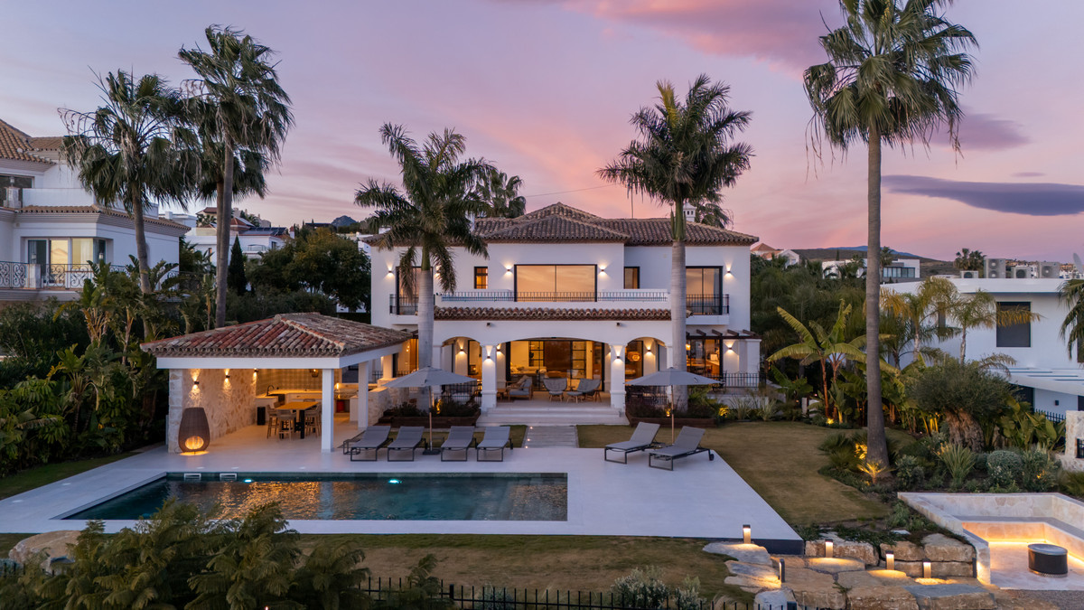 Se vende Villa - Chalet de 4 dormitorios en Costa Del Sol, Málaga, España