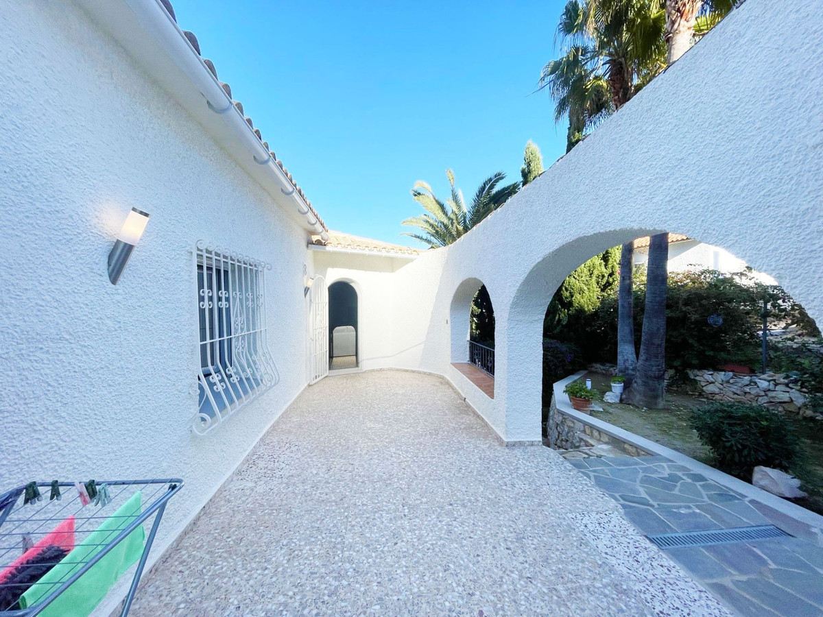 Se vende Villa - Chalet de 4 dormitorios en Costa Blanca, Alicante, España