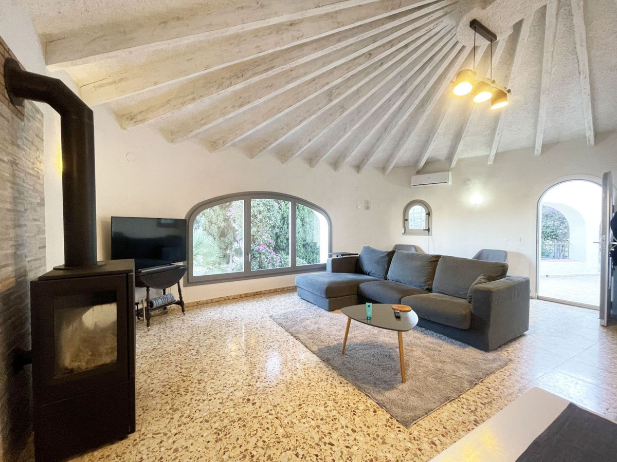 Se vende Villa - Chalet de 4 dormitorios en Costa Blanca, Alicante, España