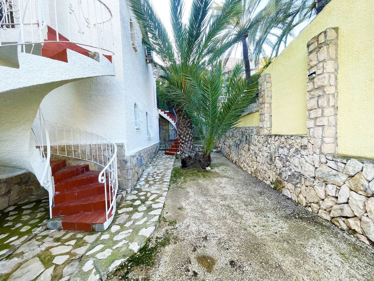 Se vende Villa - Chalet de 4 dormitorios en Costa Blanca, Alicante, España