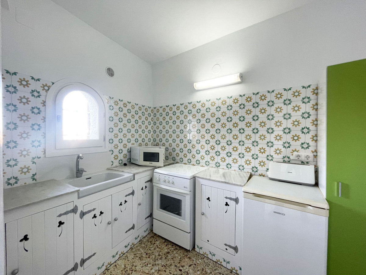 Se vende Villa - Chalet de 4 dormitorios en Costa Blanca, Alicante, España