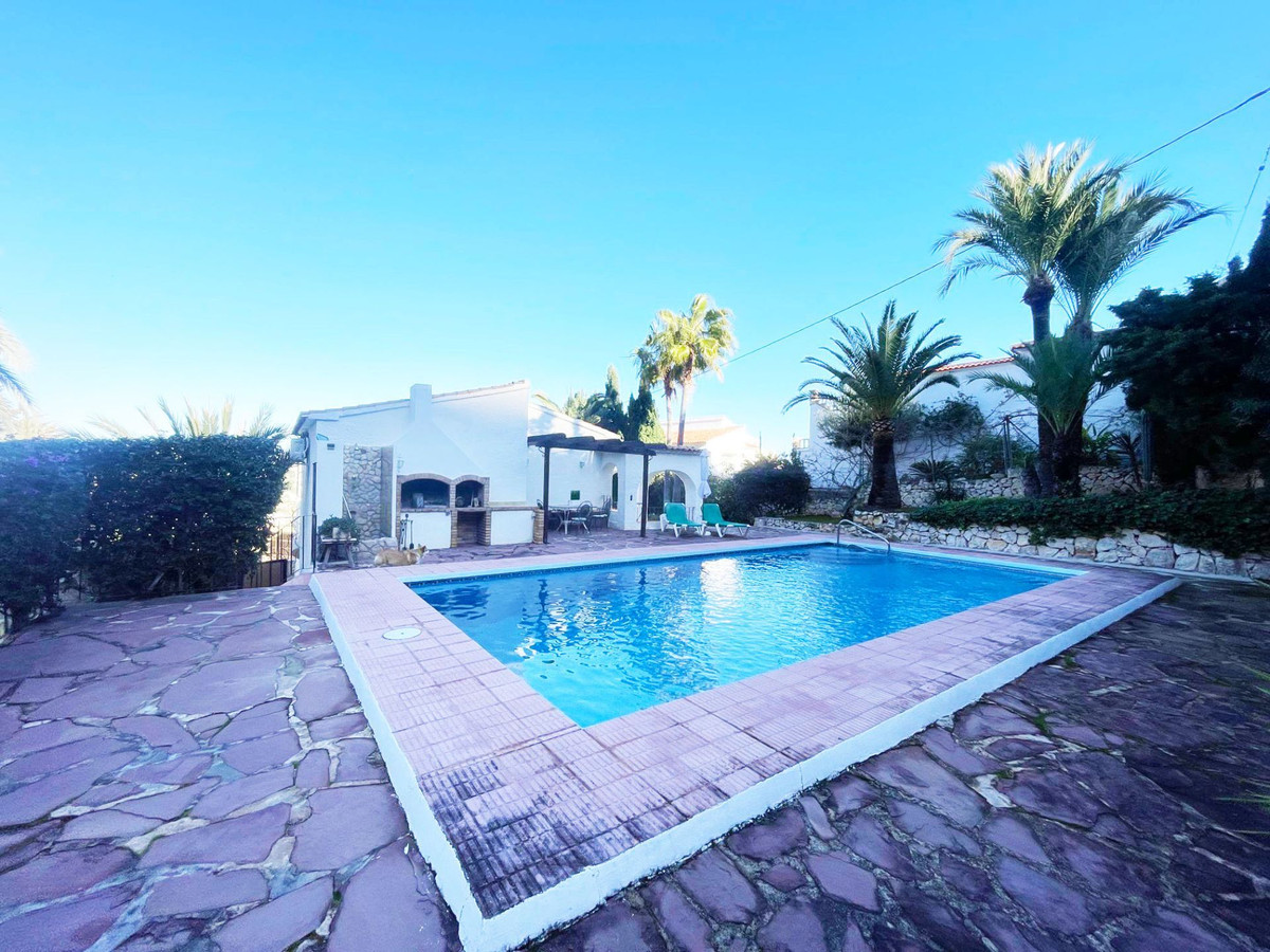 Se vende Villa - Chalet de 4 dormitorios en Costa Blanca, Alicante, España