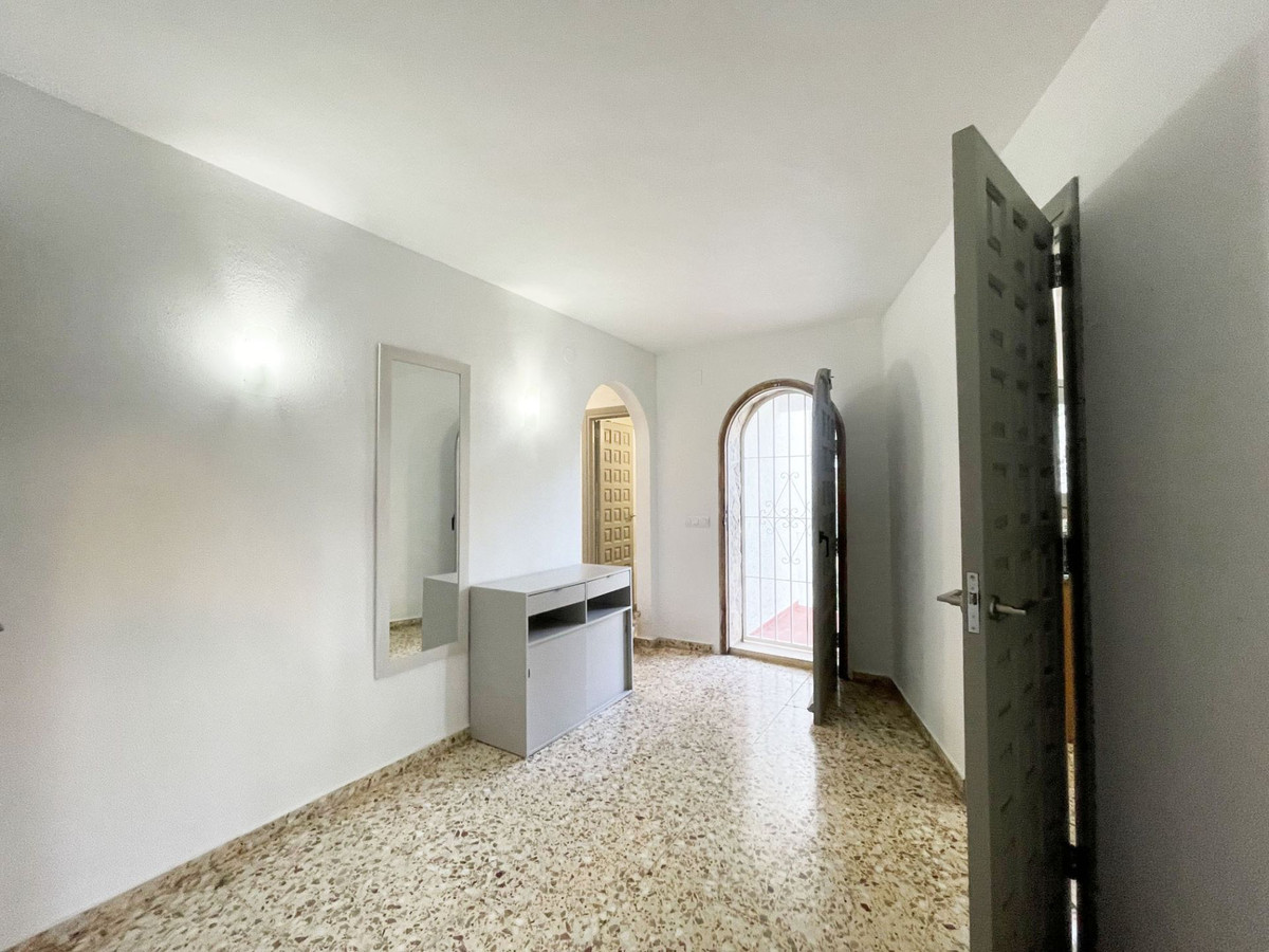 Se vende Villa - Chalet de 4 dormitorios en Costa Blanca, Alicante, España