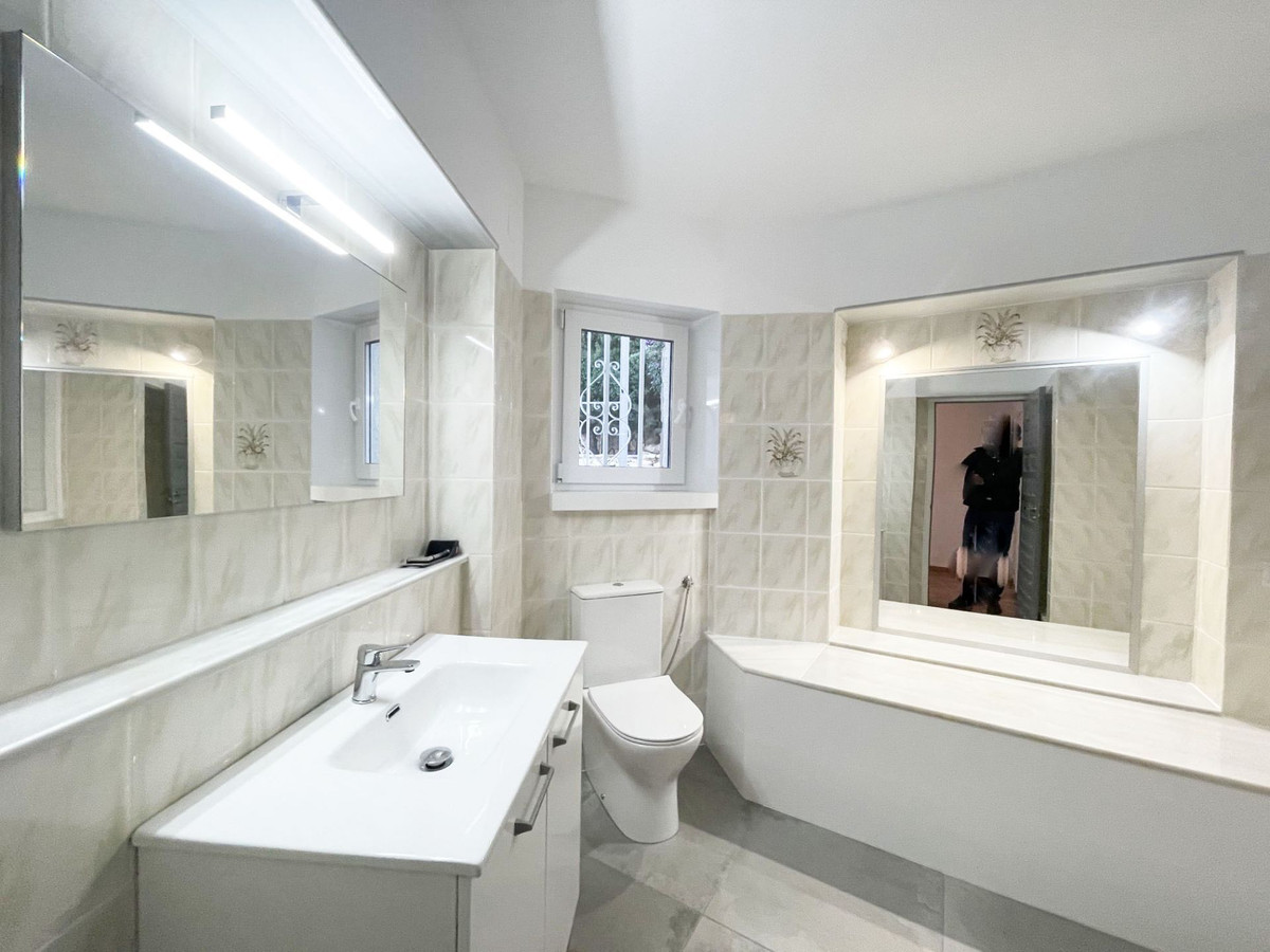 Se vende Villa - Chalet de 4 dormitorios en Costa Blanca, Alicante, España