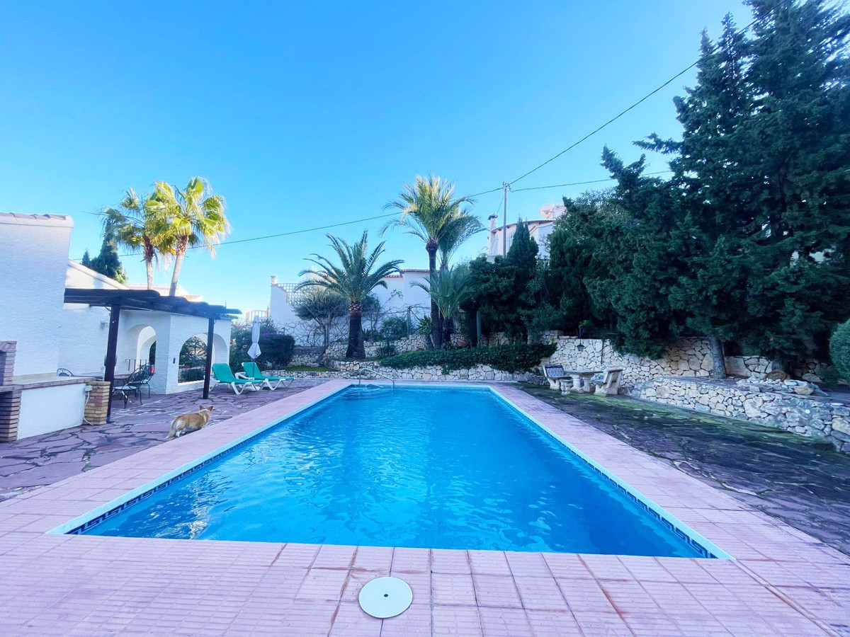 Se vende Villa - Chalet de 4 dormitorios en Costa Blanca, Alicante, España