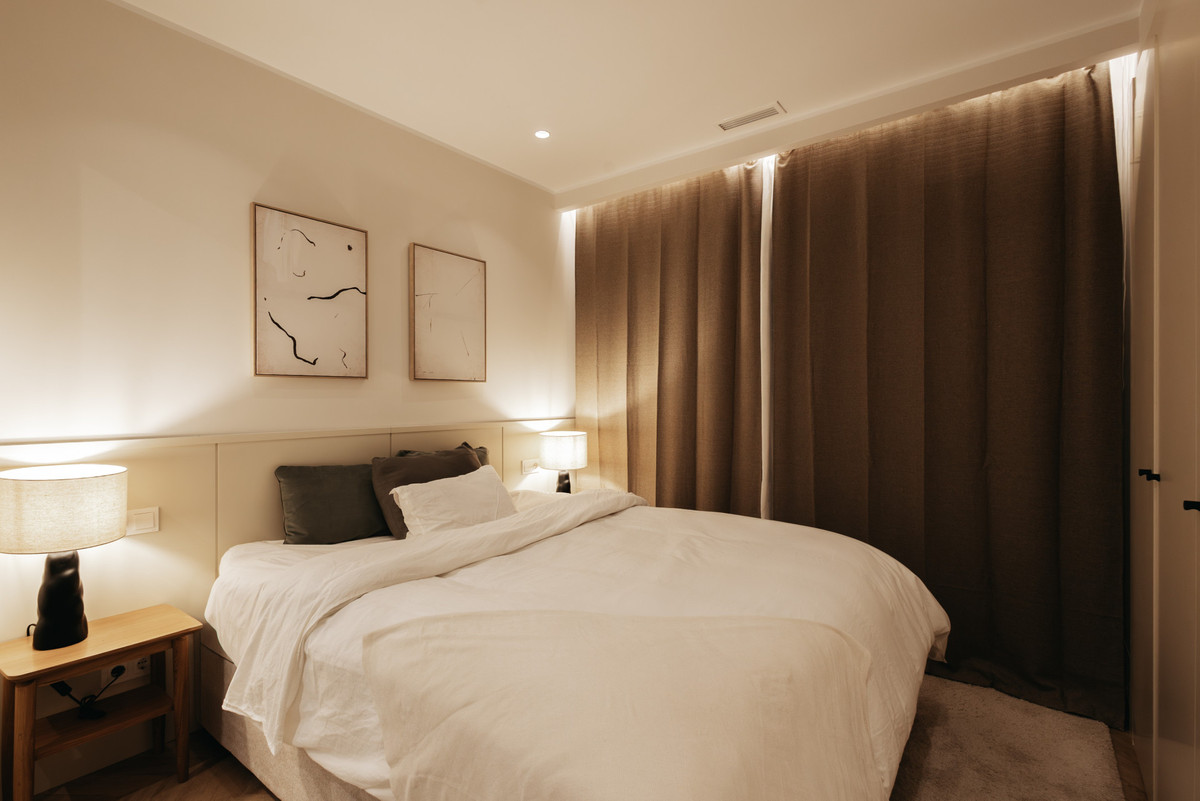 4 Bed Apartment for sale in Nueva Andalucía Costa Del Sol, Málaga, Spain