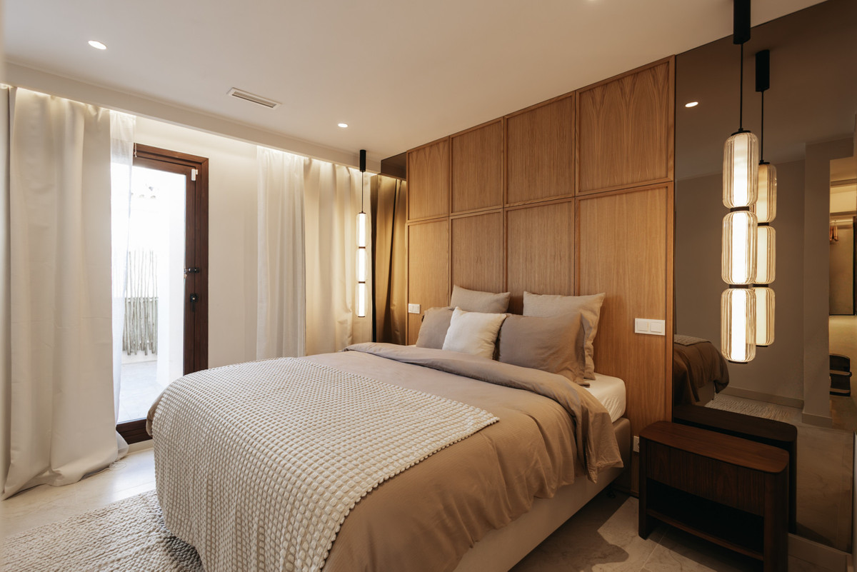 4 Bed Apartment for sale in Nueva Andalucía Costa Del Sol, Málaga, Spain