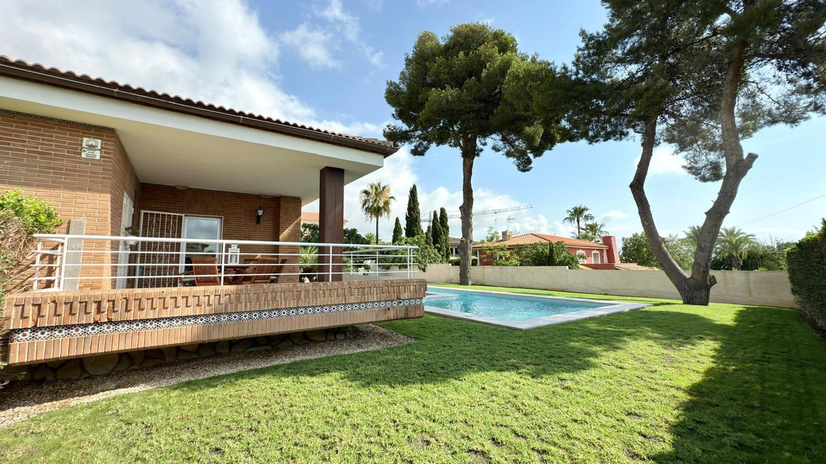 3 Bed Townhouse for sale in La Nucia Costa Blanca, Alicante, Spain
