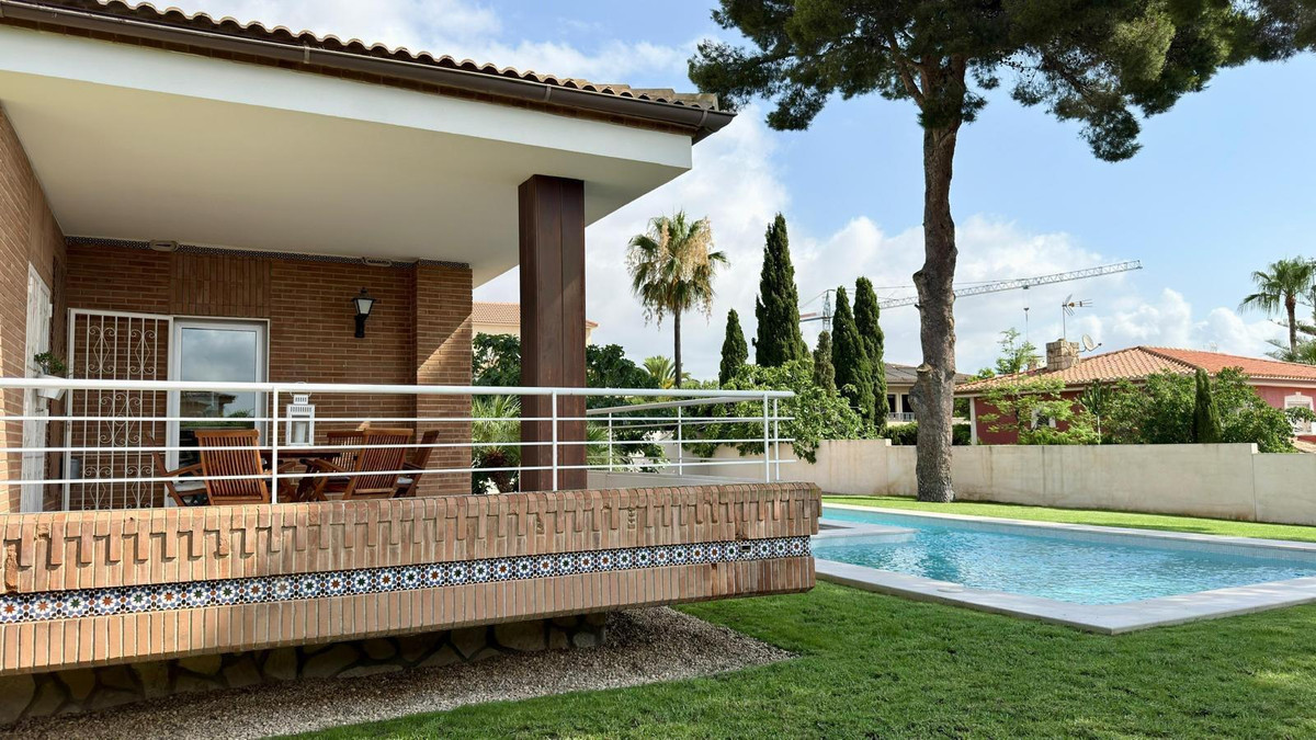 3 Bed Townhouse for sale in La Nucia Costa Blanca, Alicante, Spain